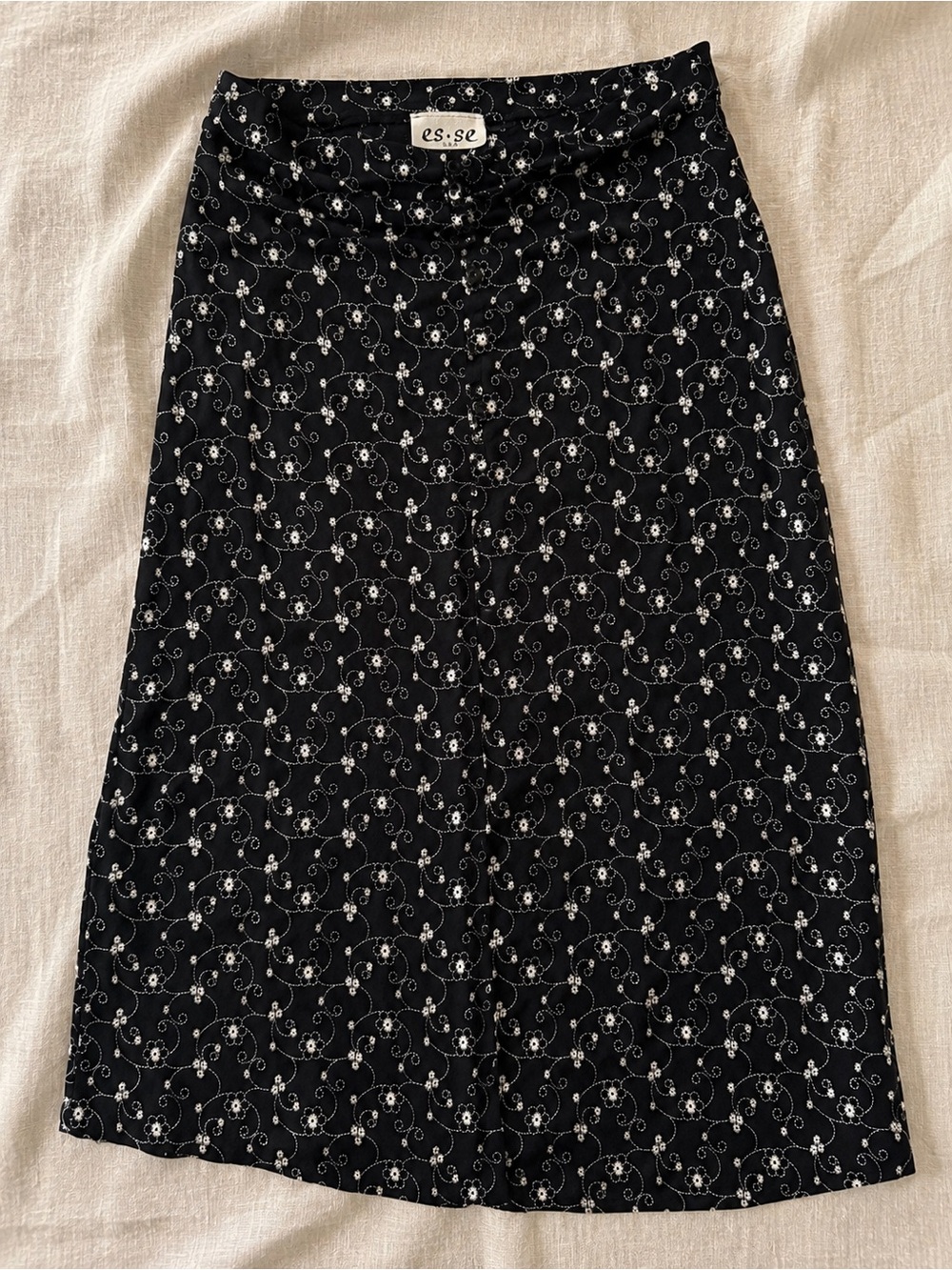 Black Floral A-Line Midi Skirt - Picture 2 of 3